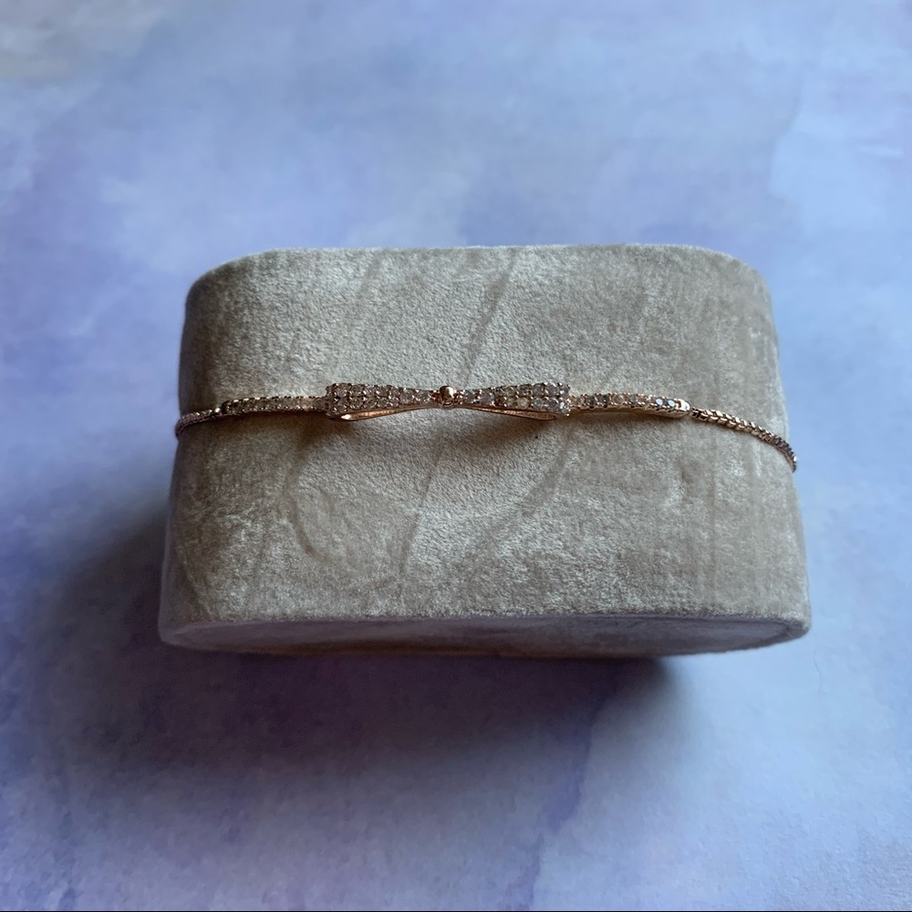 🌺 3/$18 Express Bow Bracelet